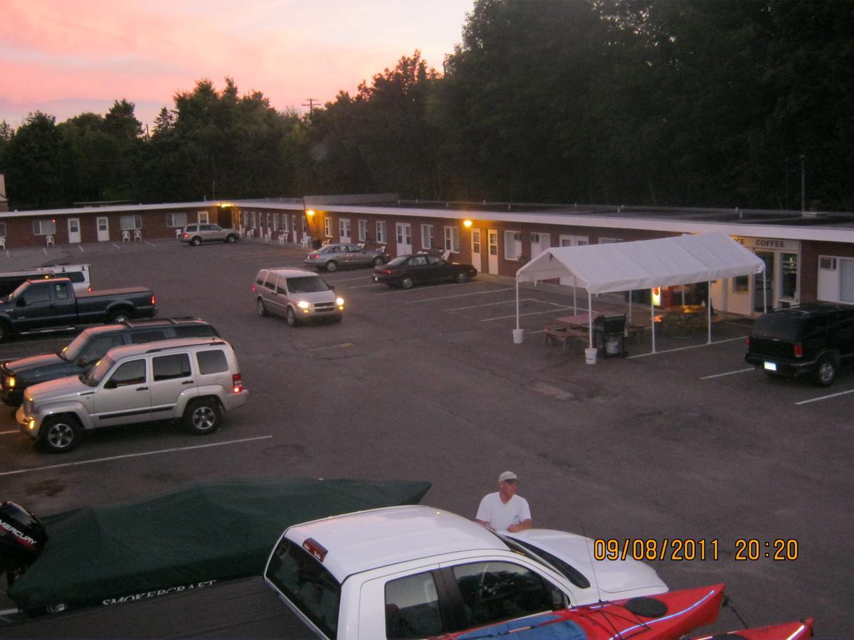Budget Host Crestview Inn Sault Ste. Marie Exterior foto