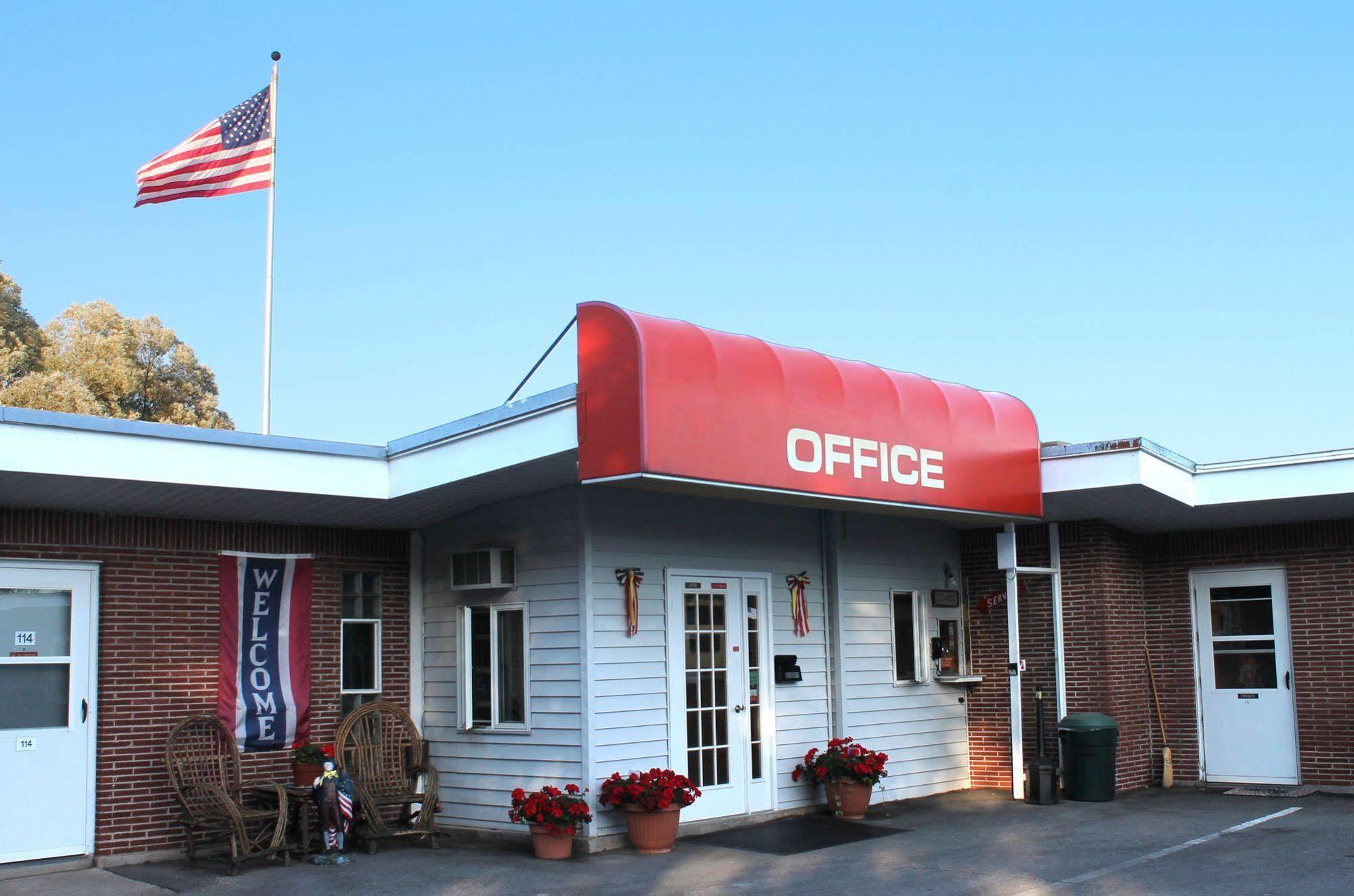 Budget Host Crestview Inn Sault Ste. Marie Exterior foto